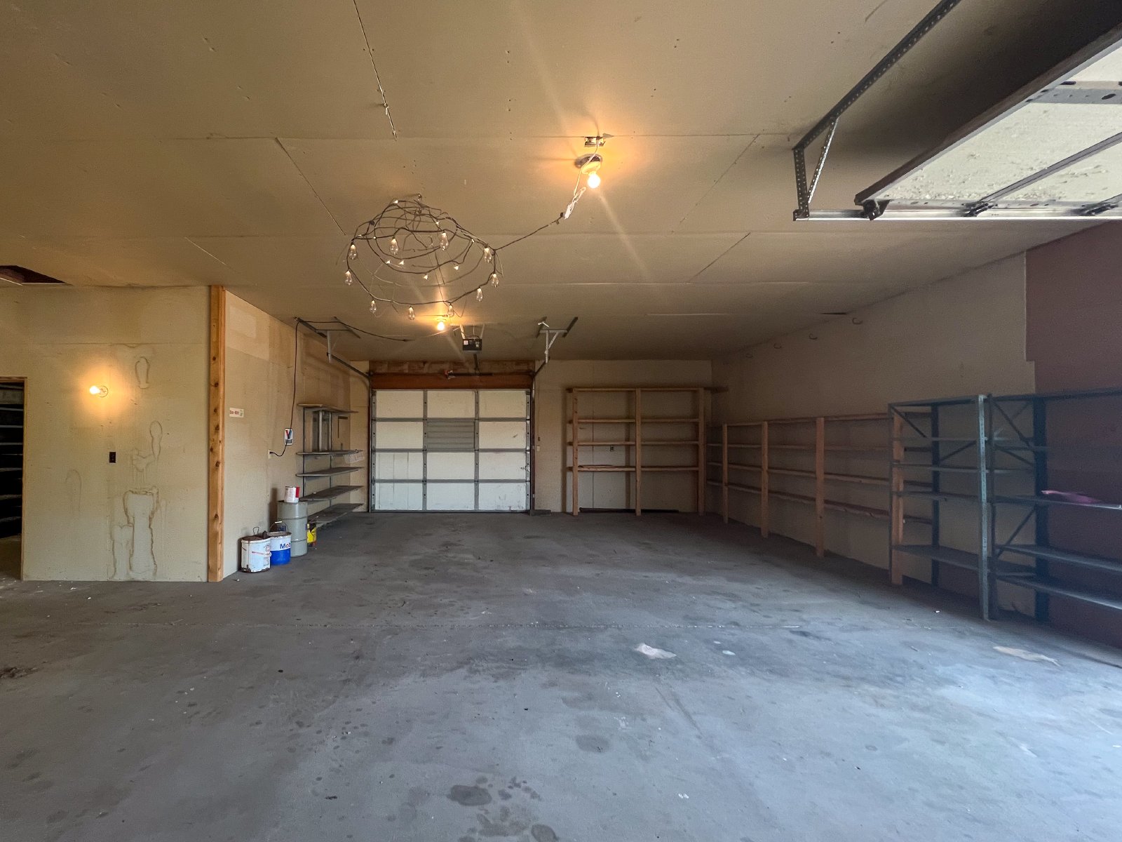 Freestanding Flex Shop property image