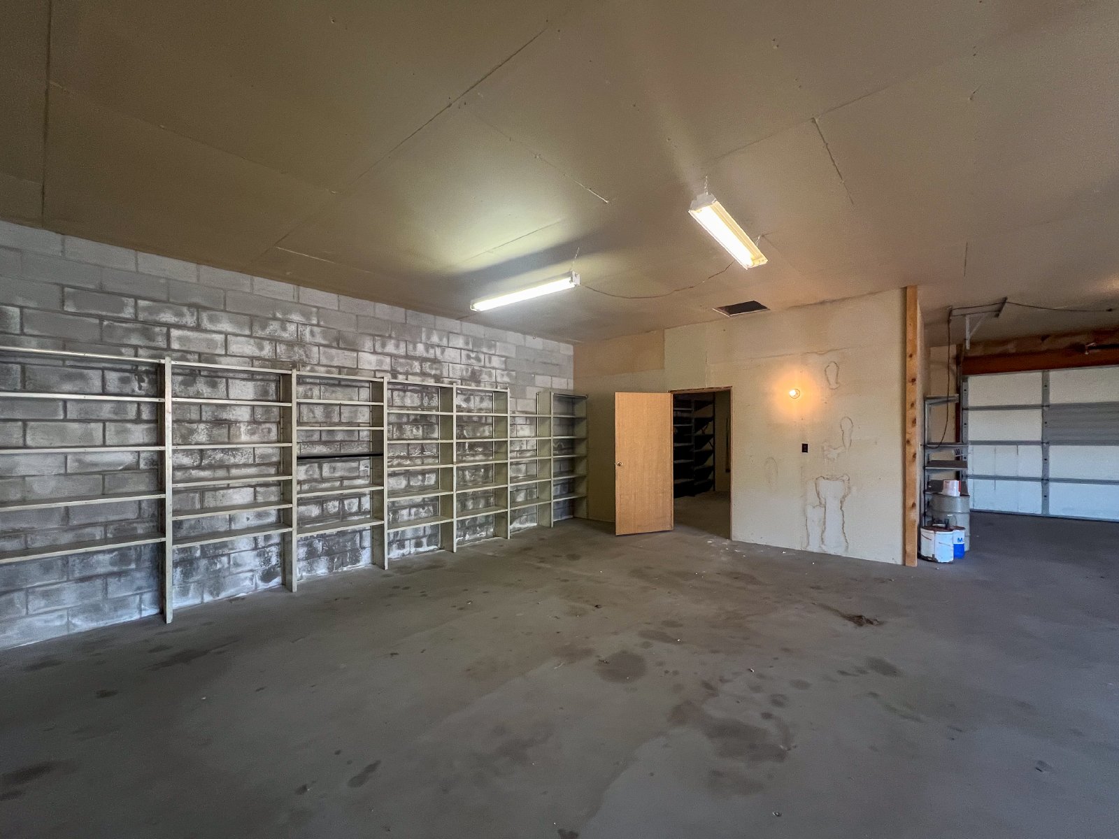 Freestanding Flex Shop property image