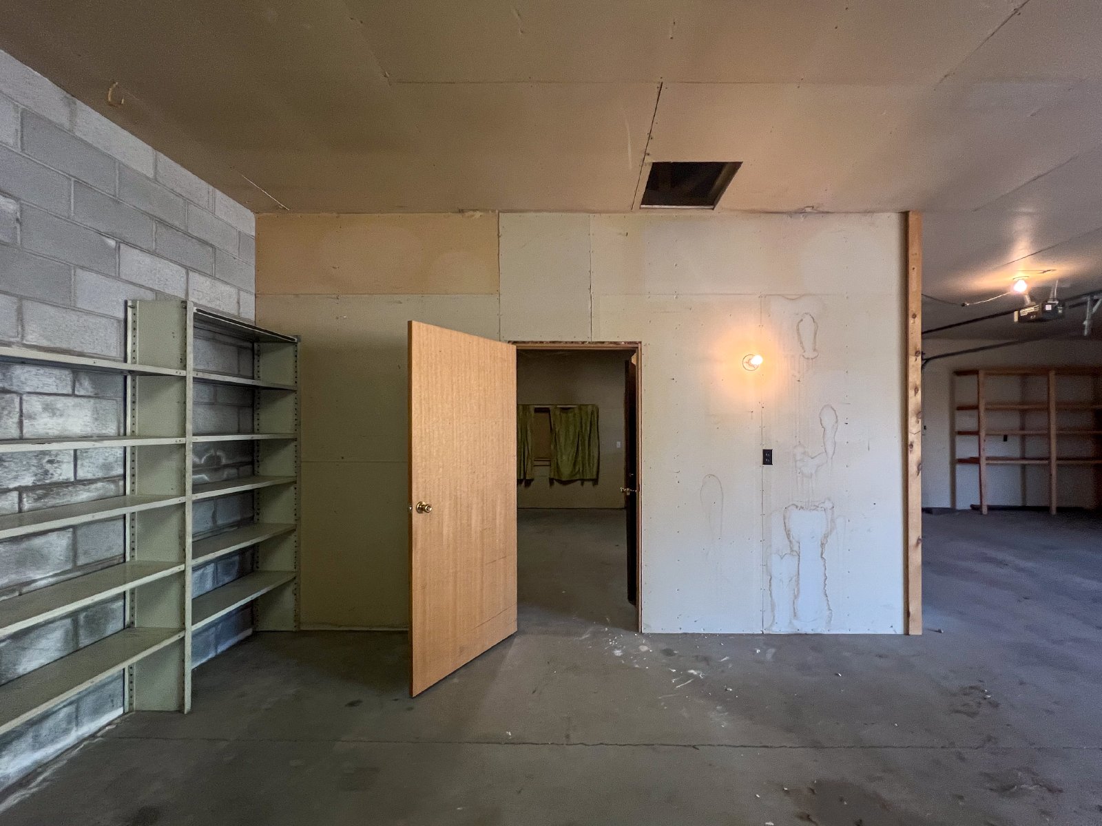 Freestanding Flex Shop property image