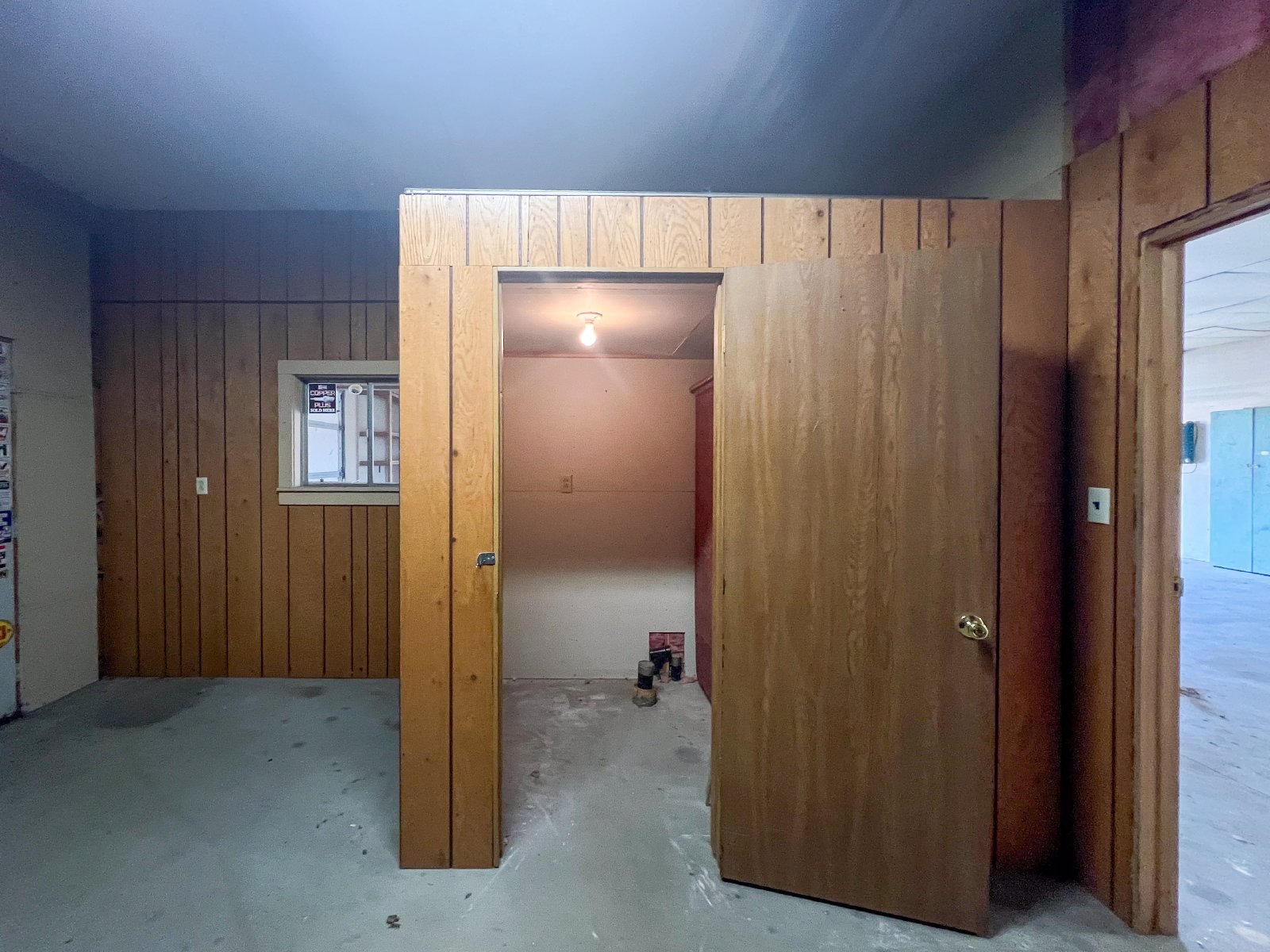 Freestanding Flex Shop property image