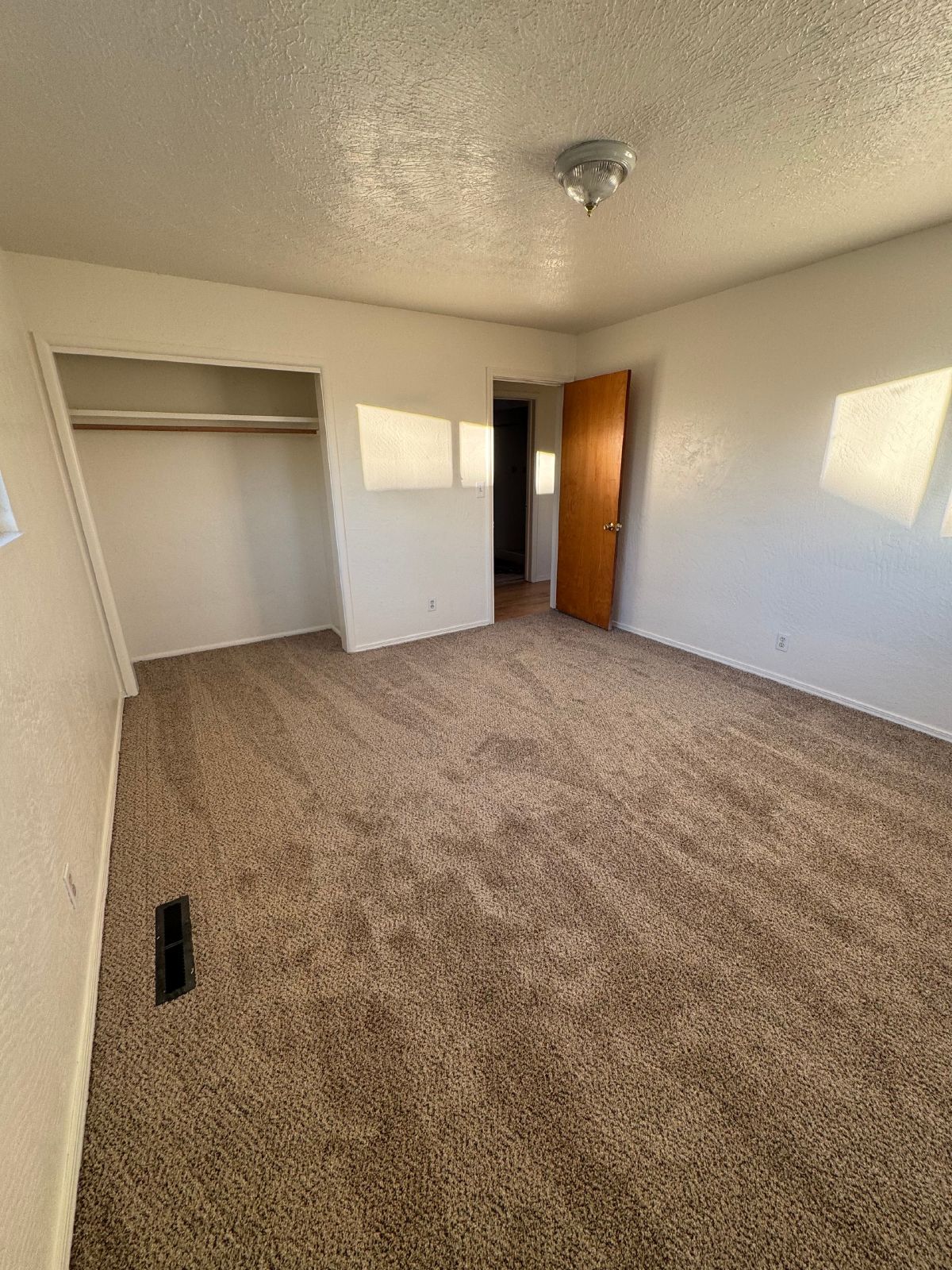 *** 4 bedroom 2 bath Home with Yard in Nampa*** property image