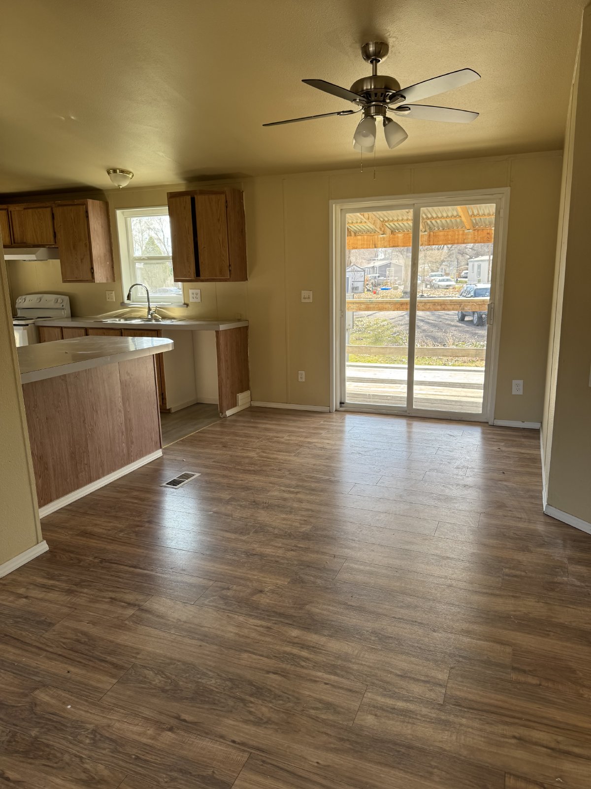 ****3 bedroom plus den plus office and 2 bathroom in Mountain Home**** property image